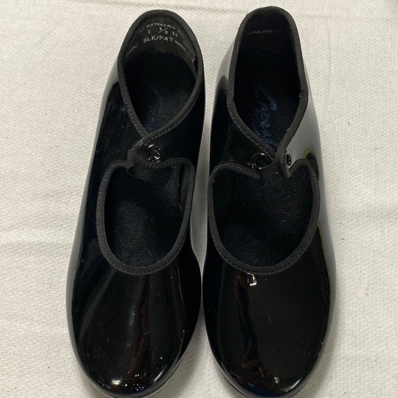 Capezio Tele Tone Jr Tap Shoes 1 1/2. (BJ) - Picture 1 of 5